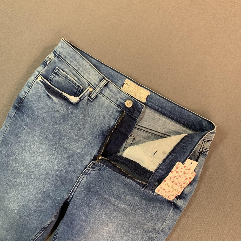 NEW Free People Jeans Womens 31x27 Light Wash Mid Rise Distressed Skinny Stretch